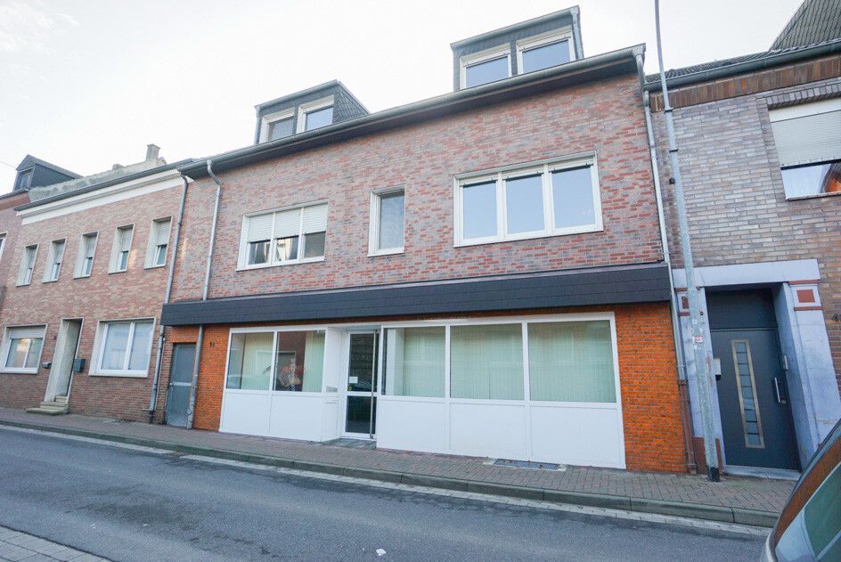 Kerken-Nieukerk: Wohn-/Geschäftshaus