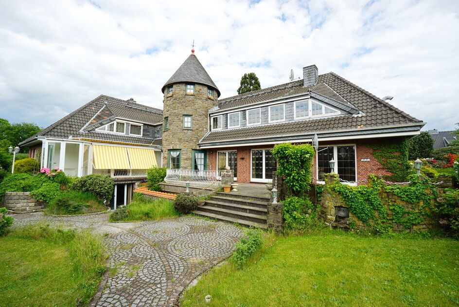 Issum-Sevelen: Großes Anwesen