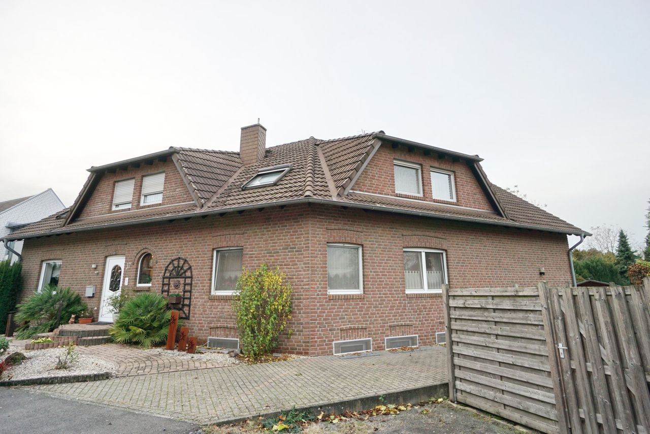 Wesel-Büderich: große DG-Wohnung