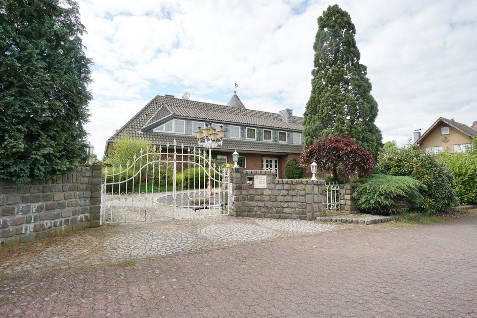 Issum-Sevelen: Großes Anwesen