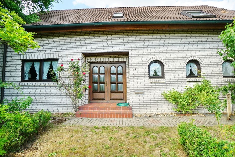 Issum-Sevelen: Großes EFH